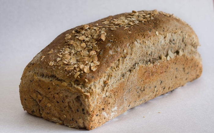 Pełnoziarnisty chleb wypiekany w domu